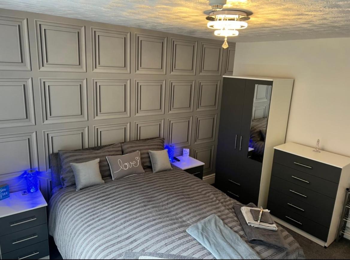 Sea View Lavish Apartment Sky Tv Whirlpool Bath Huge Balcony Newly Refurbished Bridlington Bagian luar foto