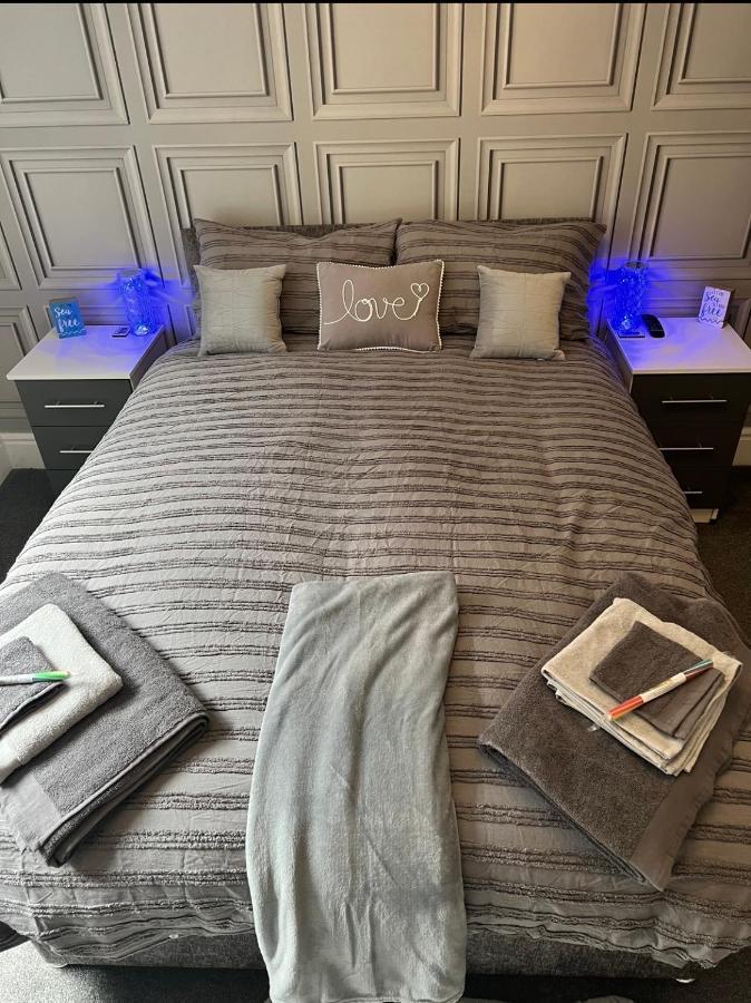 Sea View Lavish Apartment Sky Tv Whirlpool Bath Huge Balcony Newly Refurbished Bridlington Bagian luar foto