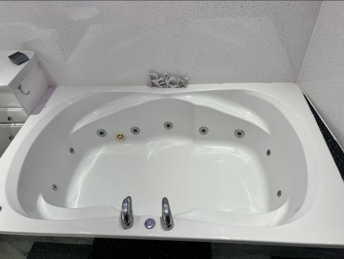 Sea View Lavish Apartment Sky Tv Whirlpool Bath Huge Balcony Newly Refurbished Bridlington Bagian luar foto