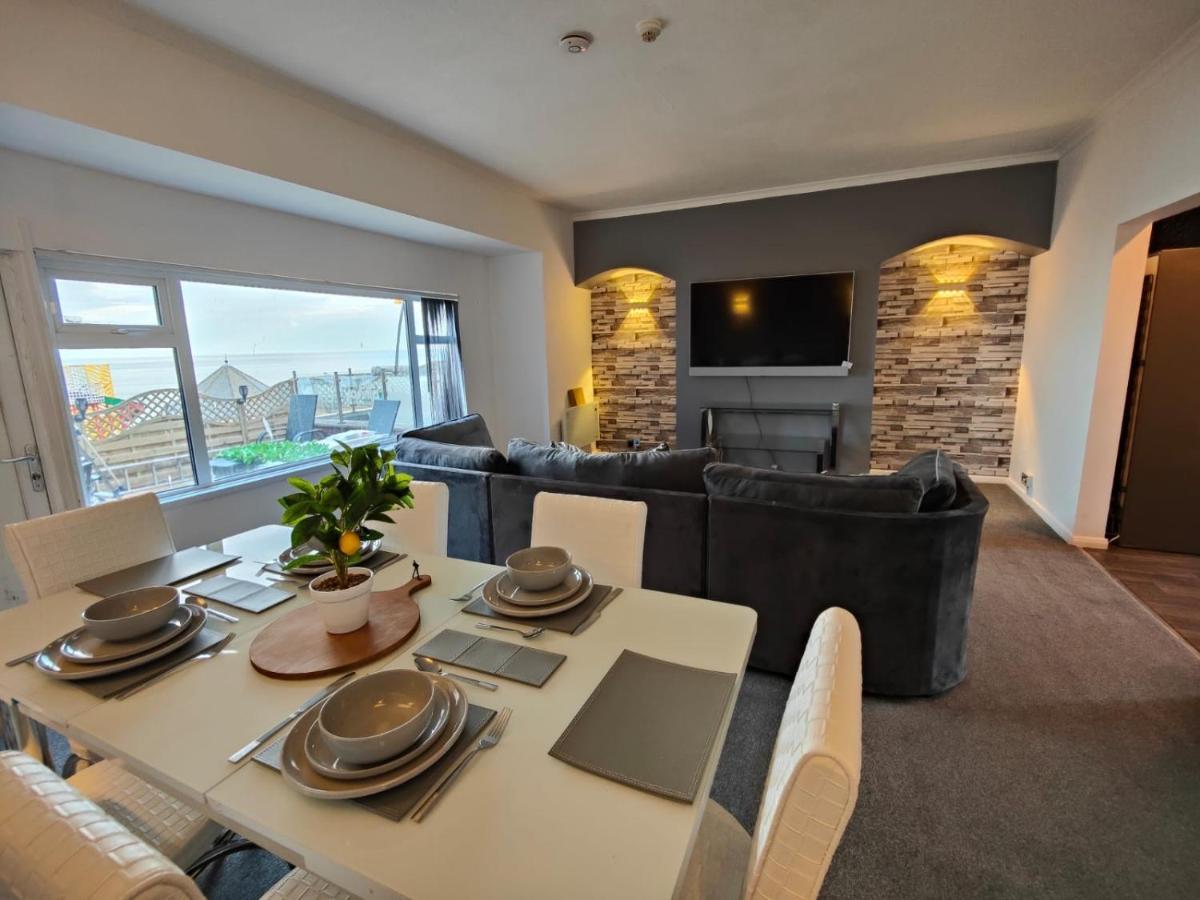 Sea View Lavish Apartment Sky Tv Whirlpool Bath Huge Balcony Newly Refurbished Bridlington Bagian luar foto