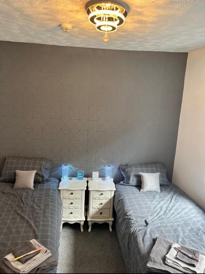 Sea View Lavish Apartment Sky Tv Whirlpool Bath Huge Balcony Newly Refurbished Bridlington Bagian luar foto
