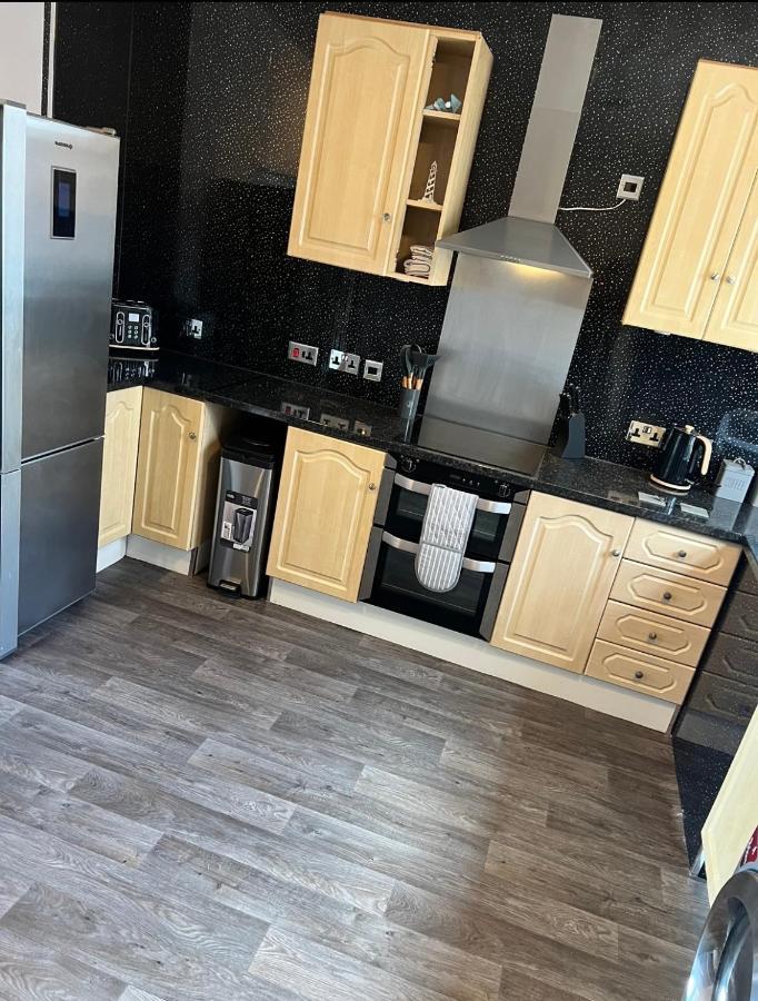 Sea View Lavish Apartment Sky Tv Whirlpool Bath Huge Balcony Newly Refurbished Bridlington Bagian luar foto