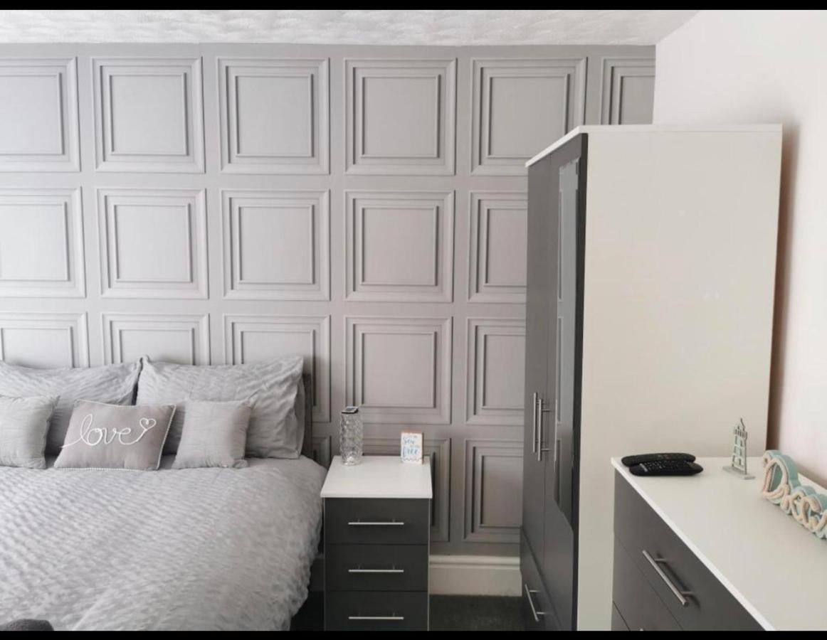 Sea View Lavish Apartment Sky Tv Whirlpool Bath Huge Balcony Newly Refurbished Bridlington Bagian luar foto