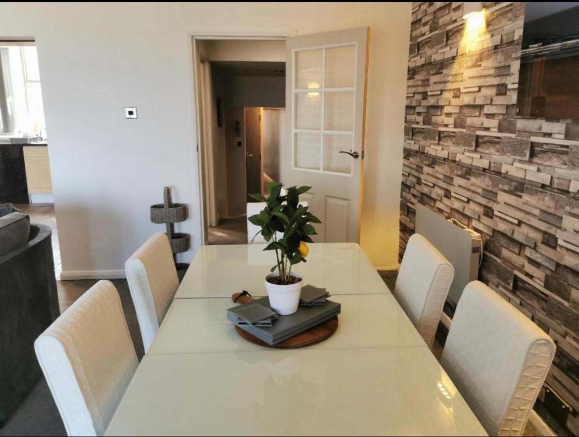 Sea View Lavish Apartment Sky Tv Whirlpool Bath Huge Balcony Newly Refurbished Bridlington Bagian luar foto